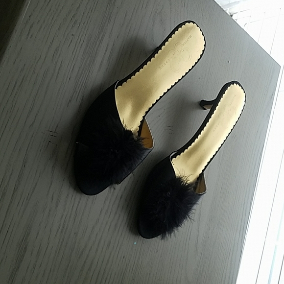 Slipper - Picture 1 of 1